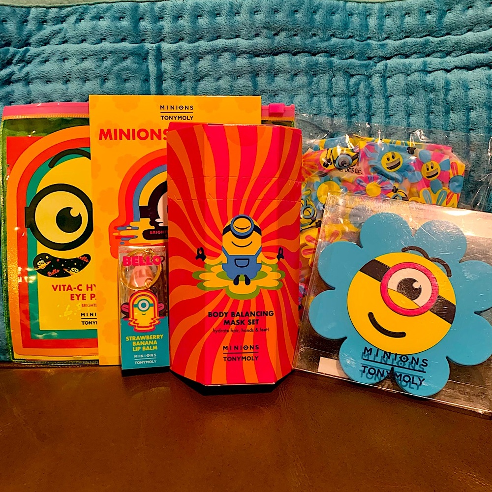 New Tonymoly Minions collab set w/ banana lip balm